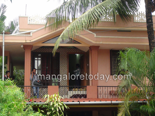 Lokayukta caught Chief officer of Ullal TMC